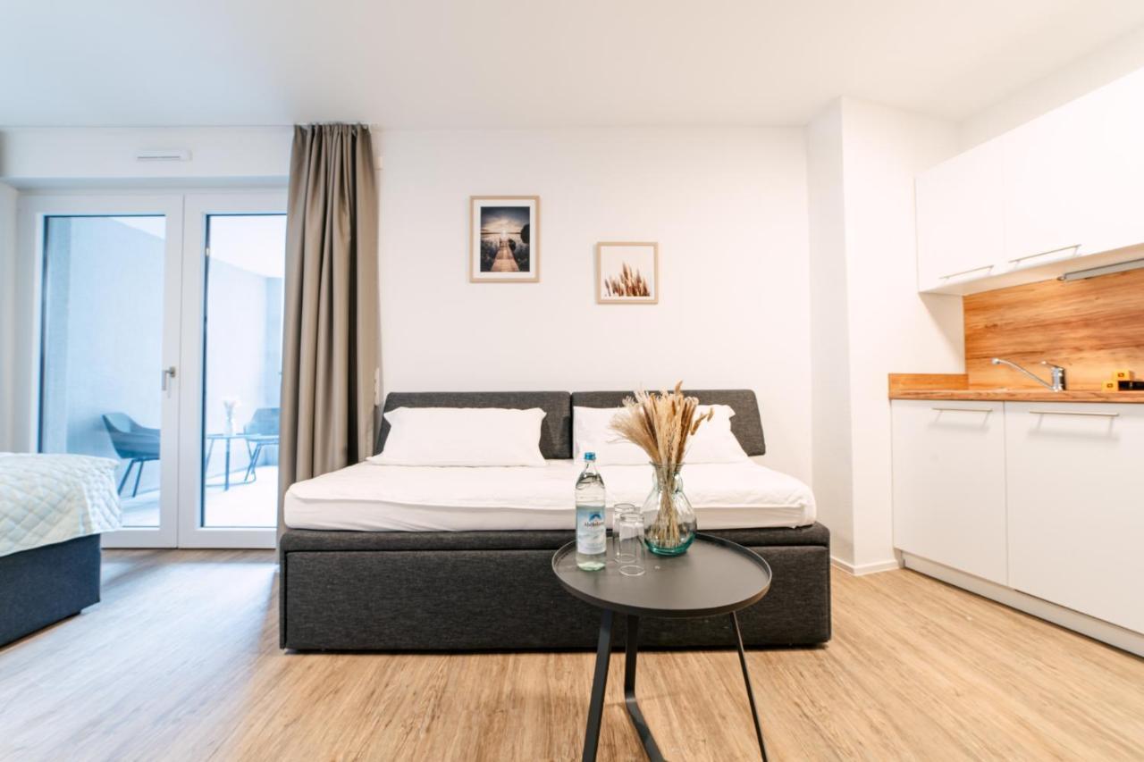 Zentrahome - Zentral Outlet Business Smarttv Balkon Metzingen  Luaran gambar